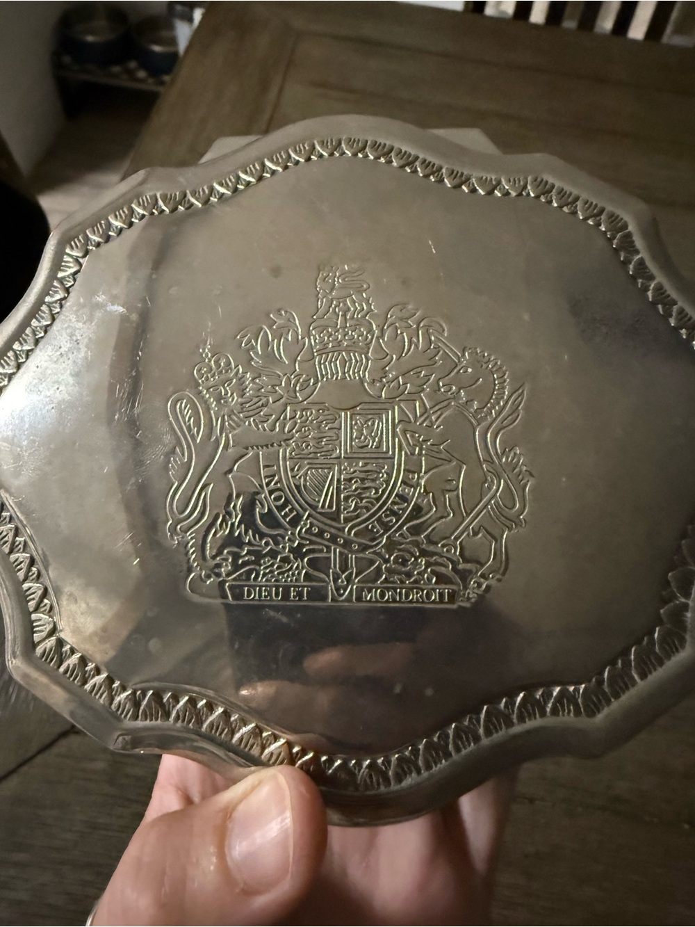 Engraved Silver-Plated Decorative Plate with Crest